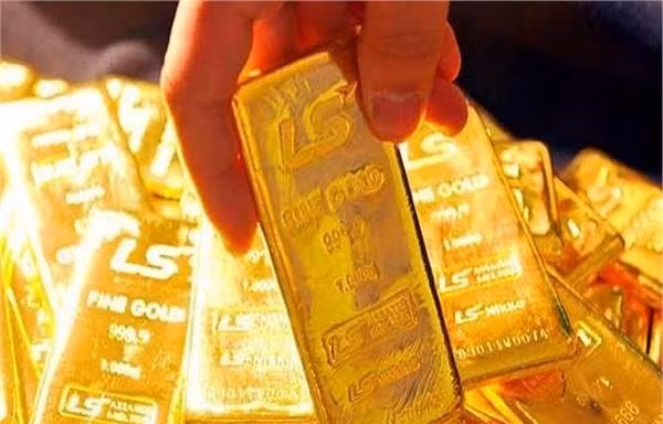 Giá vàng gần chạm mốc 59 triệu đồng: Lúc này mua hay bán?