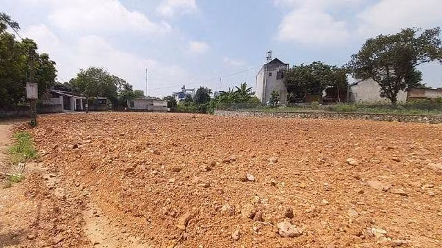 Hàng nghìn m2 đất lúa bị san lấp trái phép ở Thái Nguyên