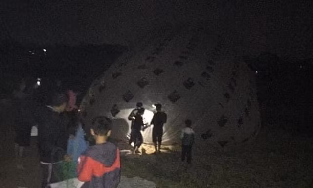 Kết luận ban đầu về 'vật thể lạ' chứa tiền nước ngoài rơi xuống cánh đồng Phú Thọ 
