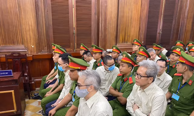 Các bị cáo tại phiên tòa.