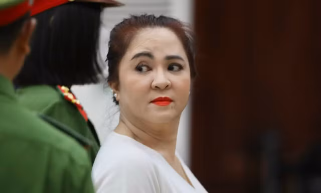 Bà Nguyễn Phương Hằng.