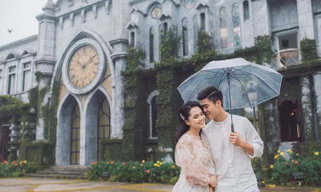 Duy Mạnh - Quỳnh Anh tung ảnh cưới lãng mạn ngay trước đám cưới