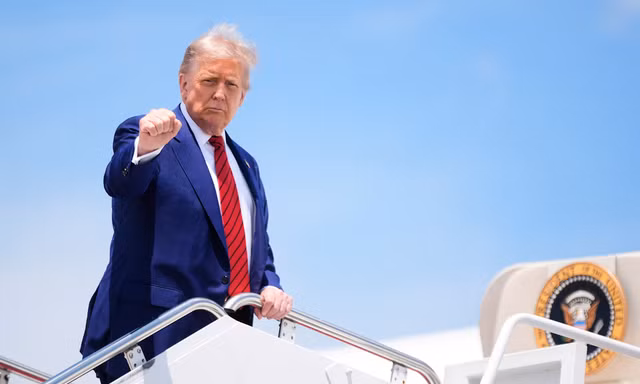 Sau một cuộc gọi, ông Trump hạ lệnh ném bom Iran ngay trên trực thăng