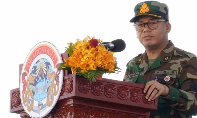 Phó Thủ tướng kiêm Bộ trưởng Bộ Quốc phòng Campuchia Tea Seiha phát biểu tại sự kiện ngày 28/5. (Ảnh: Khmer Times)