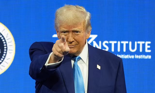 Tổng thống Mỹ Donald Trump phát biểu tại hội nghị thượng đỉnh của Viện Sáng kiến Đầu tư Tương lai tại Miami Beach ngày 19/2. (Ảnh: AP)