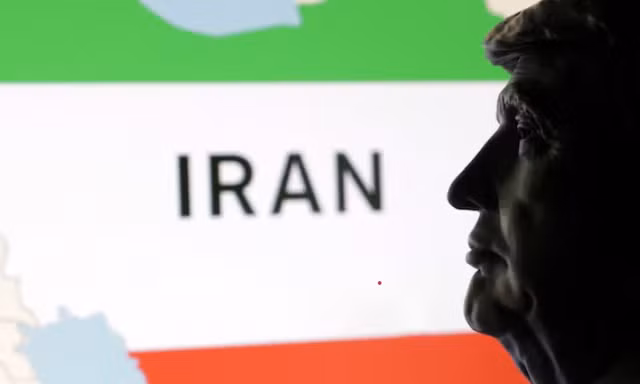 Ông Trump sẽ không dễ dàng tìm đáp số cho nhiều câu hỏi khó về Iran. (đồ họa: Reuters)
