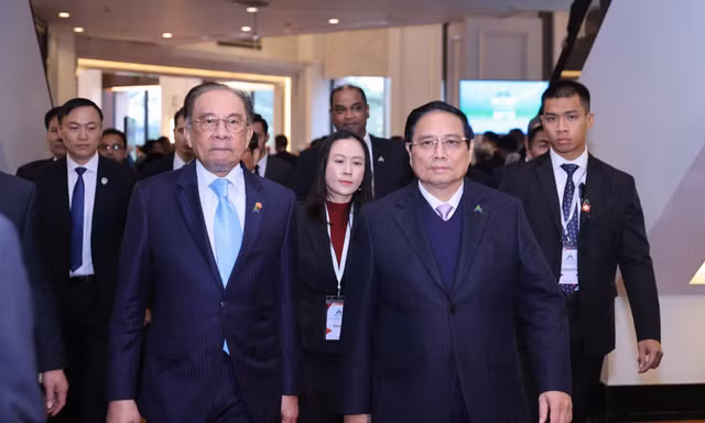 Thủ tướng Phạm Minh Chính và ba lãnh đạo chia sẻ về vai trò của giới trẻ trong chống biến đổi khí hậu