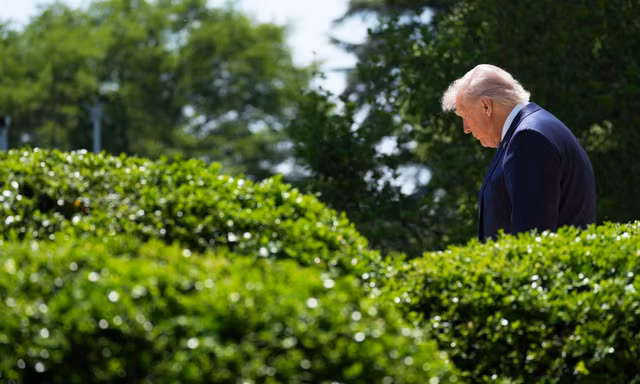 Tổng thống Donald Trump đến phát biểu trong sự kiện ở Vườn Hồng của Nhà Trắng ngày 1/5. (Ảnh: AP)