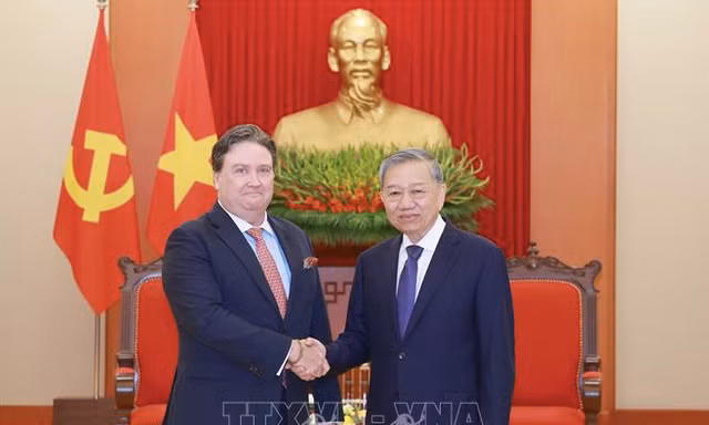 Tổng Bí thư Tô Lâm tiếp Đại sứ Mỹ Marc Knapper. (Ảnh: TTXVN)