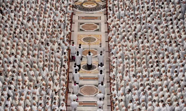 Tổng Giám mục Rino Fisichella chủ trì thánh lễ thay Giáo hoàng Francis ngày 23/2. (Ảnh: Vatican)