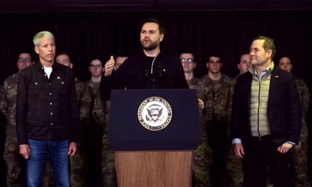 Phó Tổng thống Mỹ JD Vance phát biểu tại căn cứ quân sự Mỹ tại Pituffik, Greenland, ngày 28/3. (Ảnh: Reuters)