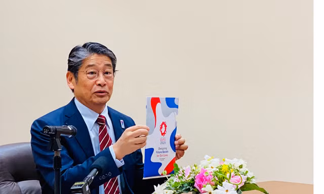 Đại sứ Ito Naoki giới thiệu về sự kiện Expo 2025 tại Osaka. Ảnh: Thu Loan