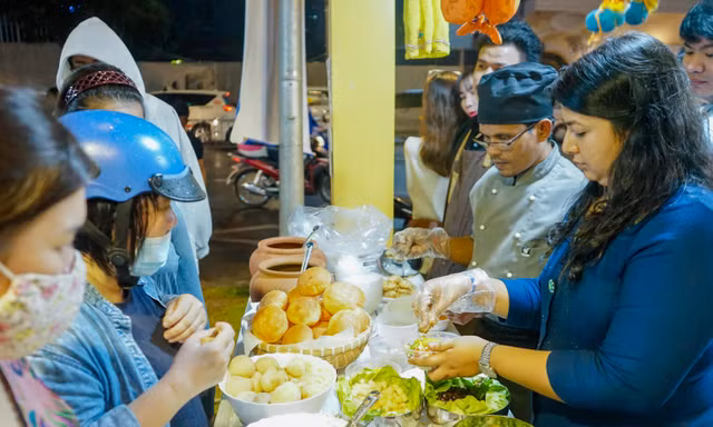 Dòng người đổ về Lễ hội ẩm thực 'Sài Gòn xưa và nay'