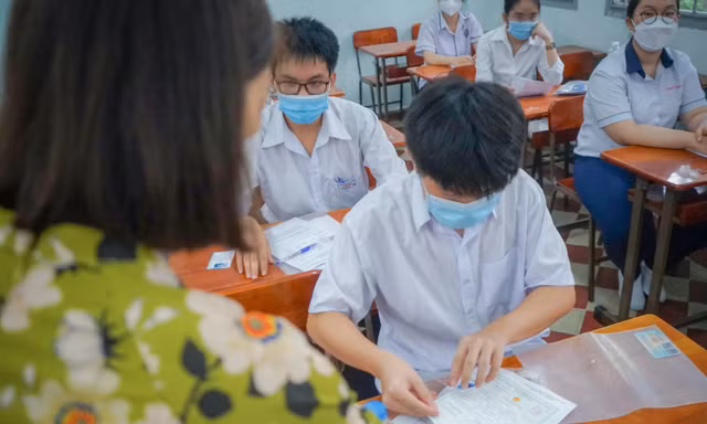 Nhiều giáo viên và thí sinh cho rằng đề thi tiếng Anh vừa phải, không có câu 'gài bẫy'