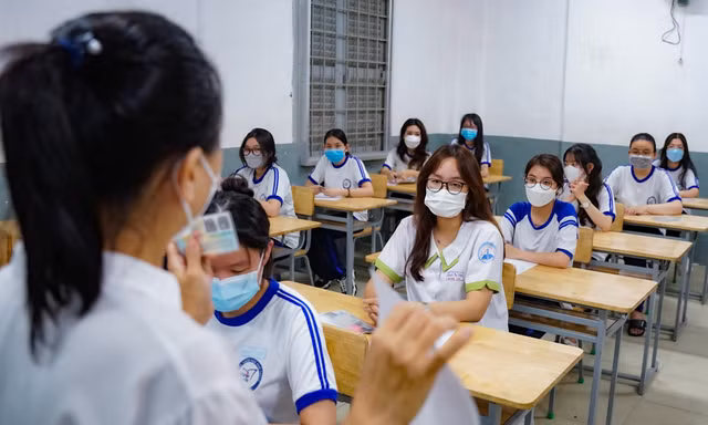 Hơn 85.000 sĩ tử TPHCM háo hức làm thủ tục dự thi THPT quốc gia