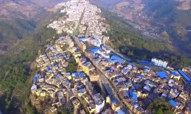 Thành phố có 4 mùa xuân trên độ cao 1.000 mét