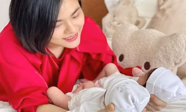 Diễn viên Vân Trang: 'Tôi tăng 22 kg và không còn hục hặc với chồng'