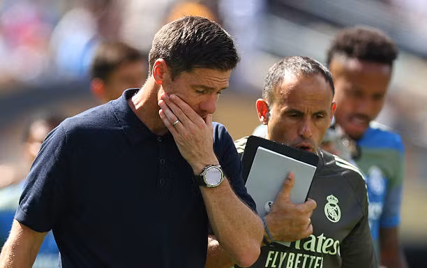HLV Alonso hứa hẹn 'kỷ nguyên mới' cho Real Madrid sau thất bại đậm trước PSG