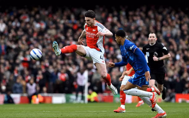 Arsenal thắng trận 'derby London'