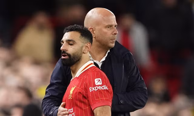 HLV Arne Slot đang bay cao cùng Liverpool