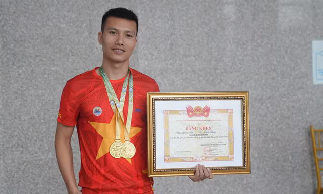 Đỗ Quốc Luật nối dài kỷ lục 11 lần vô địch Tiền Phong Marathon, hạnh phúc với sự kế thừa từ đàn em 