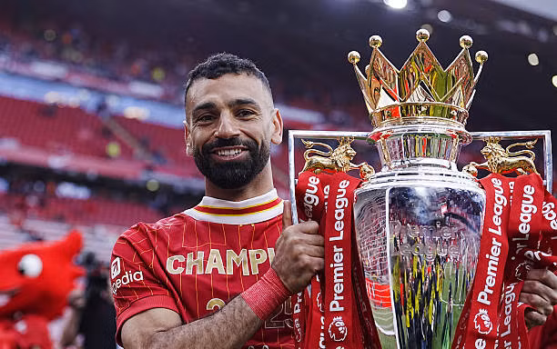 Mohamed Salah đi vào lịch sử với cú đúp danh hiệu danh giá tại Premier League