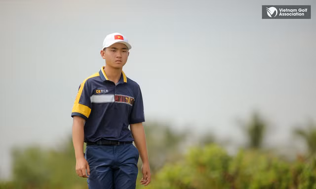 Nguyễn Anh Minh vươn lên top 7 tại Singapore Open Amateur Championship 2025