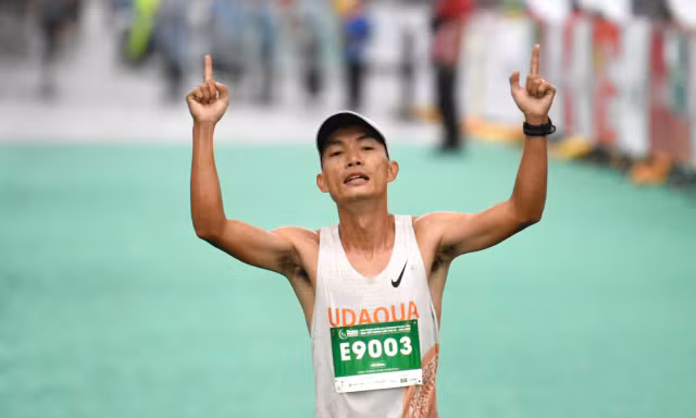 Hoàng Nguyên Thanh dành tặng chức vô địch Tiền Phong Marathon cho con trai sắp chào đời