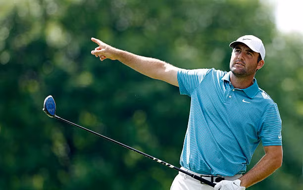 Scottie Scheffler bứt phá ngoạn mục, vươn lên dẫn đầu PGA Championship