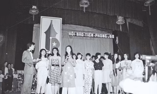 Những người đẹp tham dự cuộc thi Hoa hậu Hội báo Tiền Phong