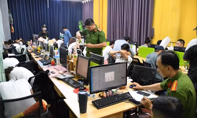 Cơ quan công an khám xét trụ sở Công ty Luật TNHH Pháp Việt