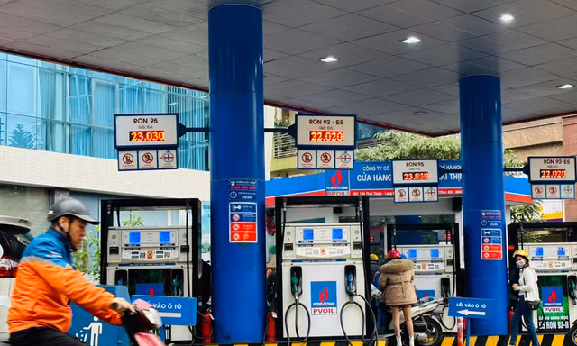 Doanh nghiệp xăng dầu cho biết, mức chiết khấu hiện tại đang khiến các doanh nghiệp bị lỗ lớn Ảnh: Như Ý