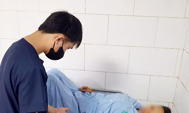 Bệnh nhân ngộ độc nấm điều trị tại BV Bạch Mai 