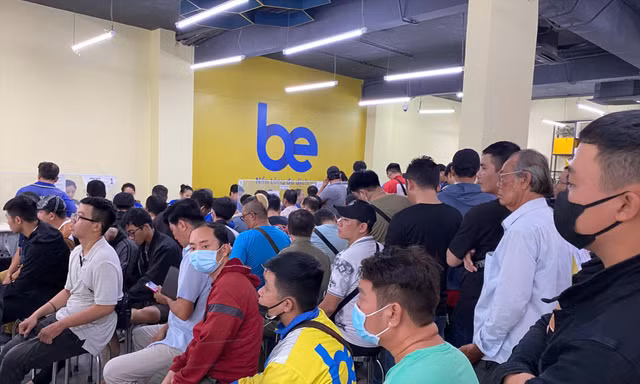  Điểm đăng ký tài xế mới của ứng dụng Be tấp nập người trong ngày 13/9 Ảnh: H.H 