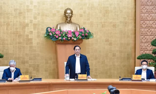 Thủ tướng Phạm Minh Chính chủ trì cuộc họp về phòng, chống dịch COVID-19 ảnh: Nhật Bắc