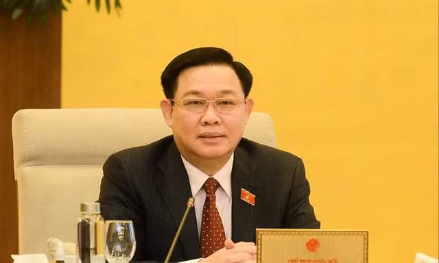 Chủ tịch Quốc hội Vương Đình Huệ phát biểu tại phiên họp. Ảnh: QH 
