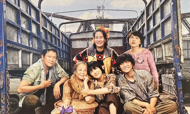 Dàn diễn viên “Cuộc đời vẫn đẹp sao” chỉ được mặc đẹp duy nhất hôm… ra mắt phim