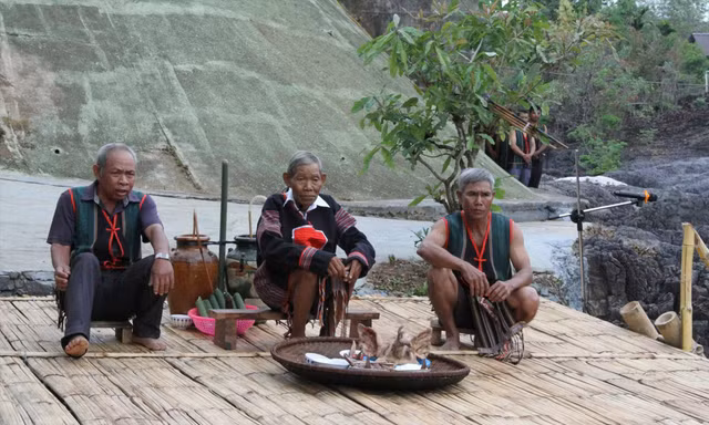 Sắc màu huyền bí 