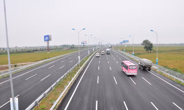 Bắt đầu cân xe tự động trên cao tốc Cầu Giẽ - Ninh Bình