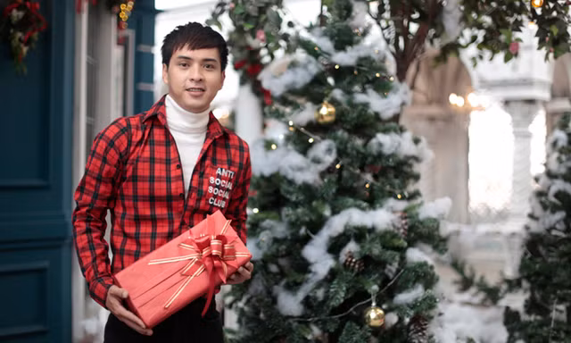 Hồ Quang Hiếu làm MV thần tốc trong 24h 