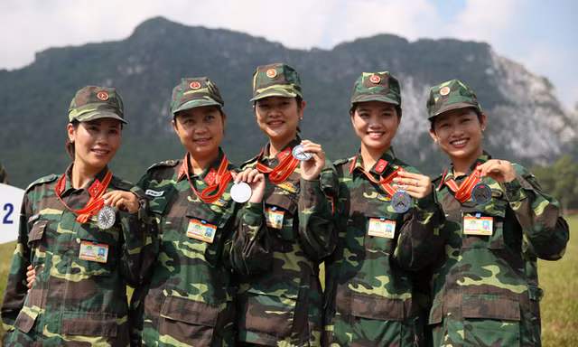 Cận cảnh các thiện xạ tại hội thao bắn súng quân dụng