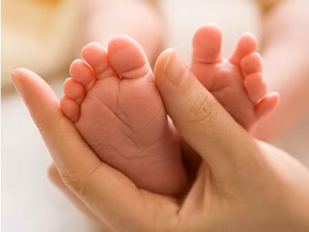 Mẹ chẳng mong con biết đi, biết chạy