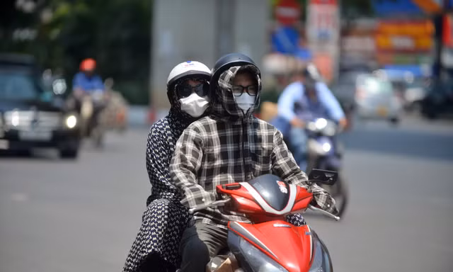 Bắc Bộ ngày nắng đêm mưa, Trung Bộ đề phòng sốc nhiệt