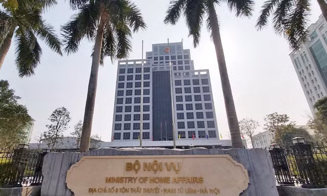 Bản tin 8H: Đề xuất bổ sung các trường hợp bị tinh giản biên chế