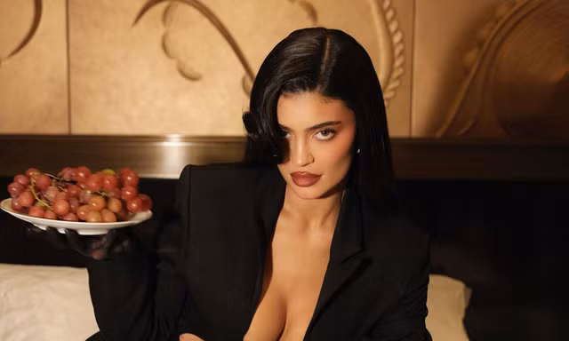 Kylie Jenner bị chỉ trích dữ dội 