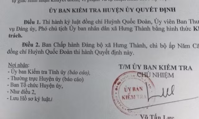 Bản tin 8H: Phó chủ tịch xã bị kỷ luật vì phân công người không có chuyên môn nhận vắc xin