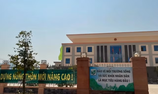Bản tin 8H: Chủ tịch xã xin chuyển công tác vì mất ngủ nhiều tháng