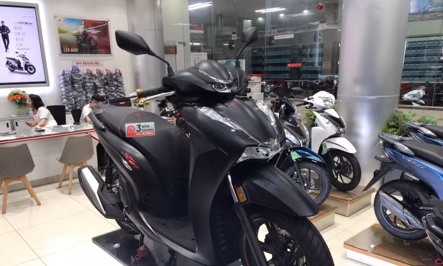 Honda SH 350i giảm sâu so với giá đề xuất