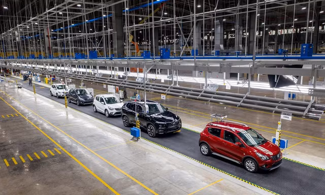 Sản lượng ô tô trong nước dồi dào dịp cuối năm 