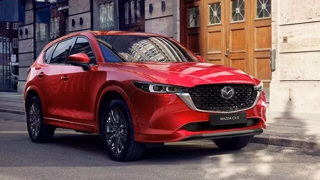 Loạt xe gầm cao hút khách nhất tháng 2
